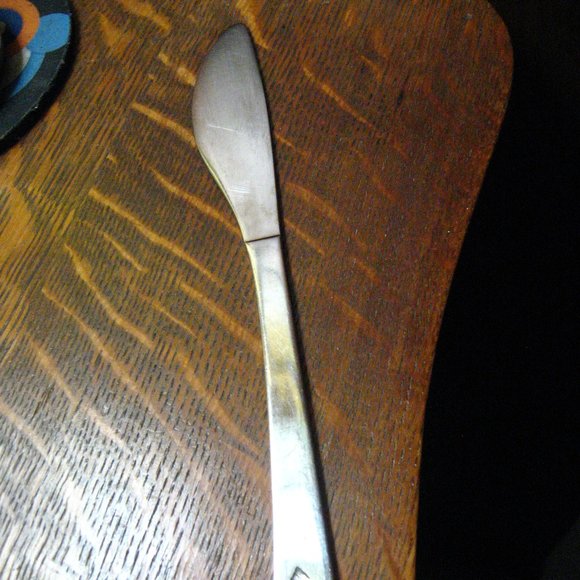 Singapore Airlines SQ Airplane Dinner Knife - Picture 2 of 5